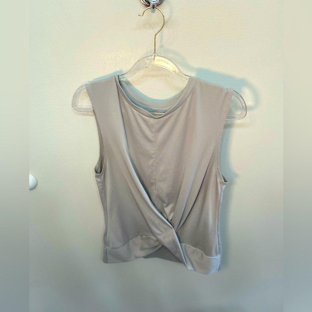 apana, medium, grey